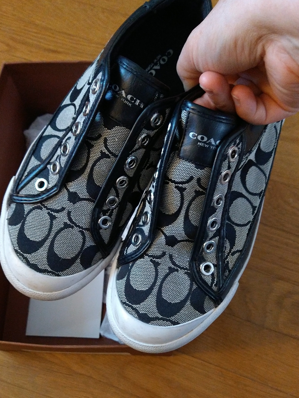 Coach Signature Slip-On Sneakers in Black & Beige -size 6.5 Excellent Condition - Picture 2 of 16